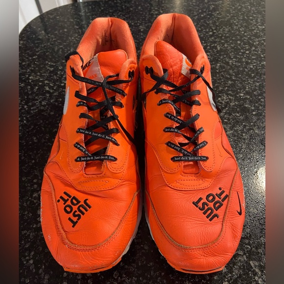 Nike Air Max 1 Just Do It Orange Men’s Sneakers Size 13 - Picture 2 of 7